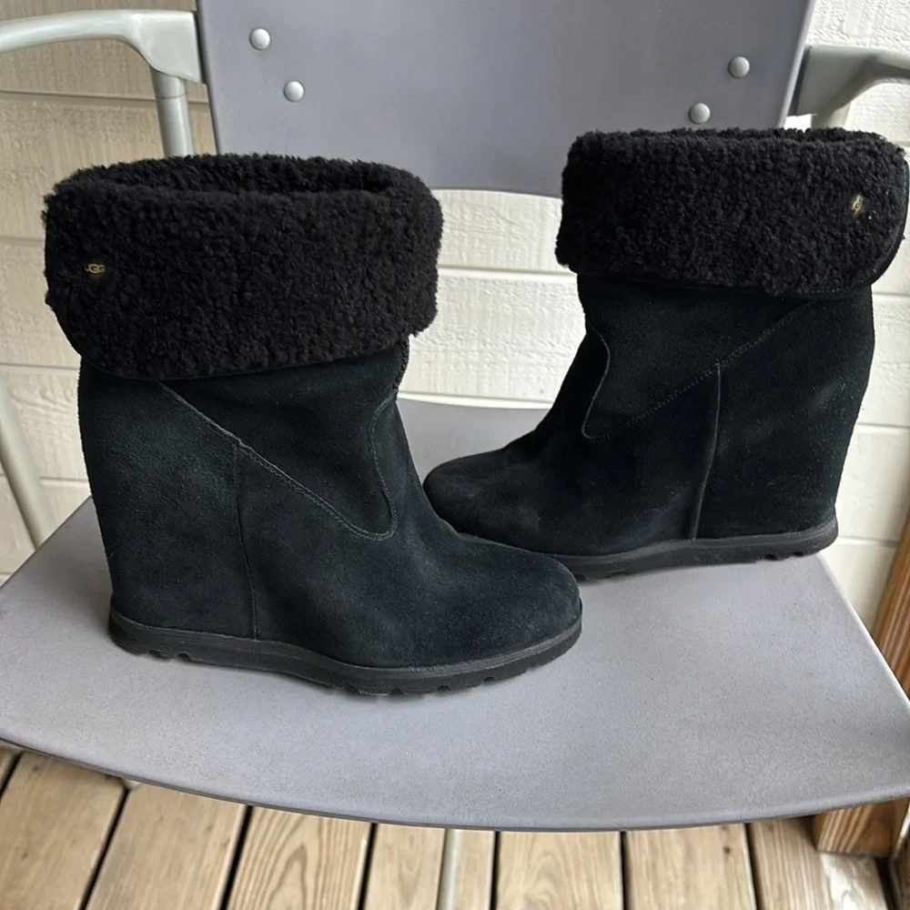 Ugg Australia women’s black wedge boots - Picture 12 of 13